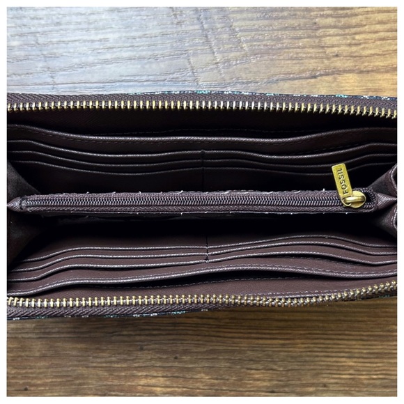 Fossil Geometric Logan Zip Around Wallet - Picture 8 of 10